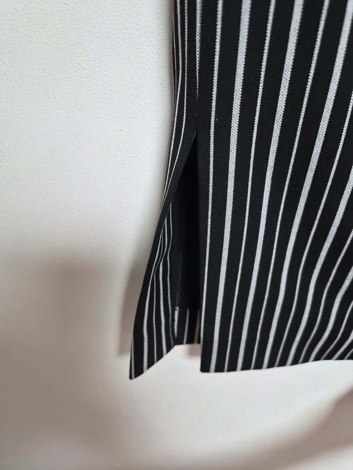 필립플레인 옆트임 스트라이프 스커트 42사이즈 P-50 상품이미지5