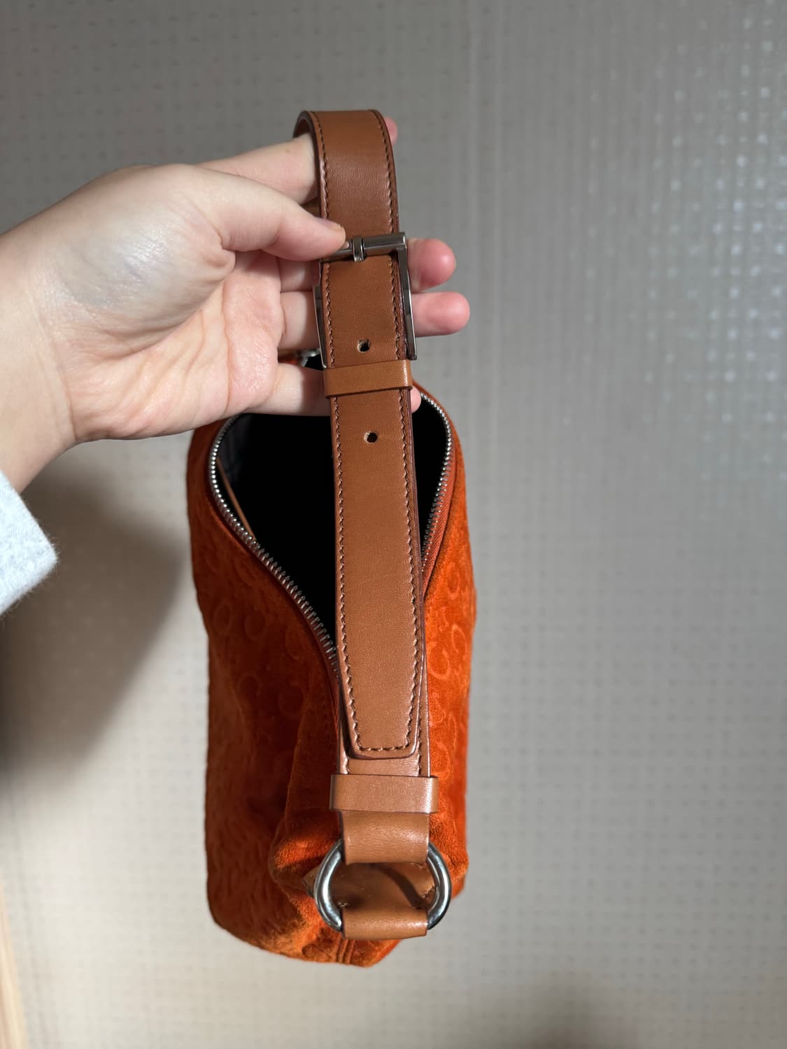 셀린 정품 숄더백 스웨이드 상품이미지3