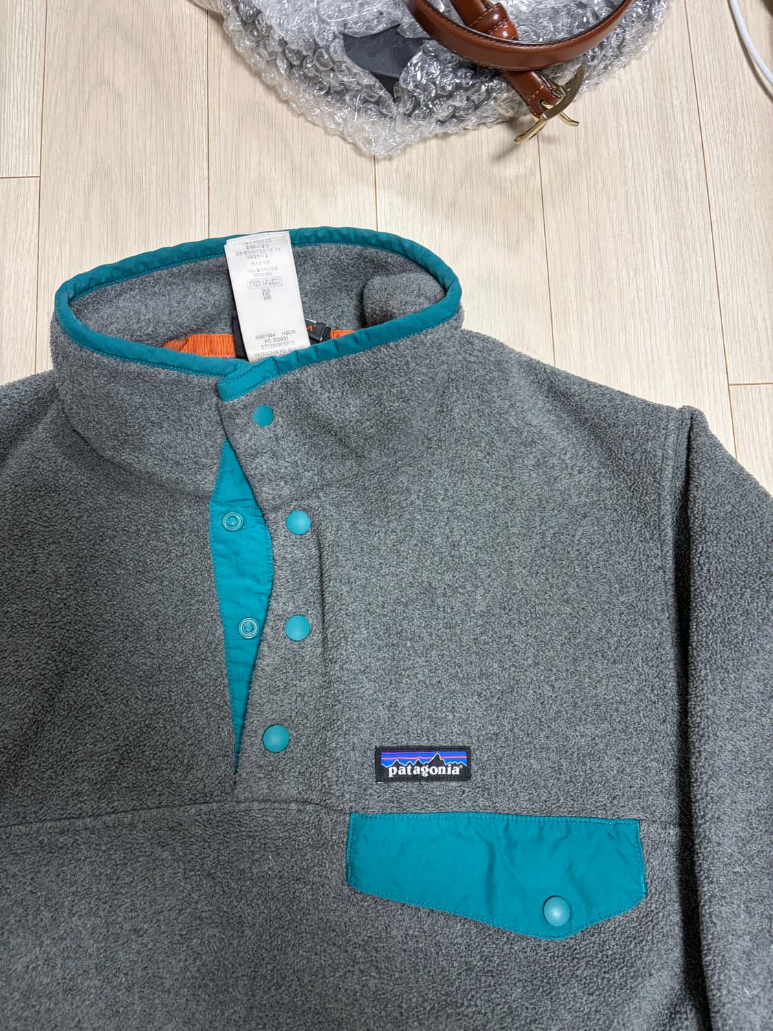 파타고니아 신칠라 빈티지 샤이아라보프 착용 상품이미지2