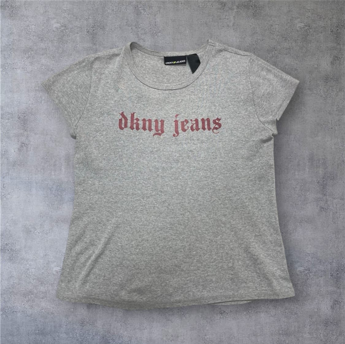 디케이엔와이 진스 Dkny Jeans 그레이 고딕 로고 슬림 반팔티 상품이미지1