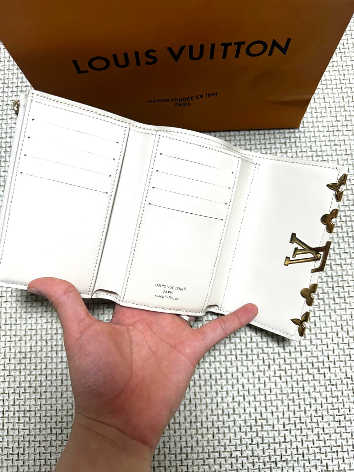 [OS/새상품급] 25ss 루이비통 토뤼옹 카퓌쉰 월릿 한정판 반지갑 상품이미지2