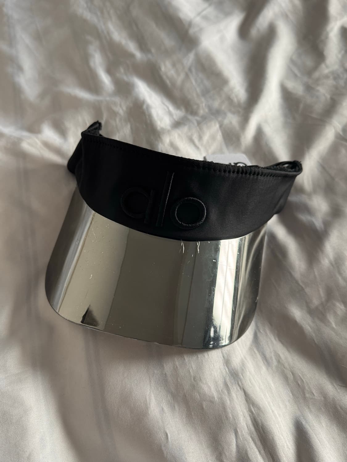 alo 알로 요가 에어리프트 솔라 바이저 상품이미지1