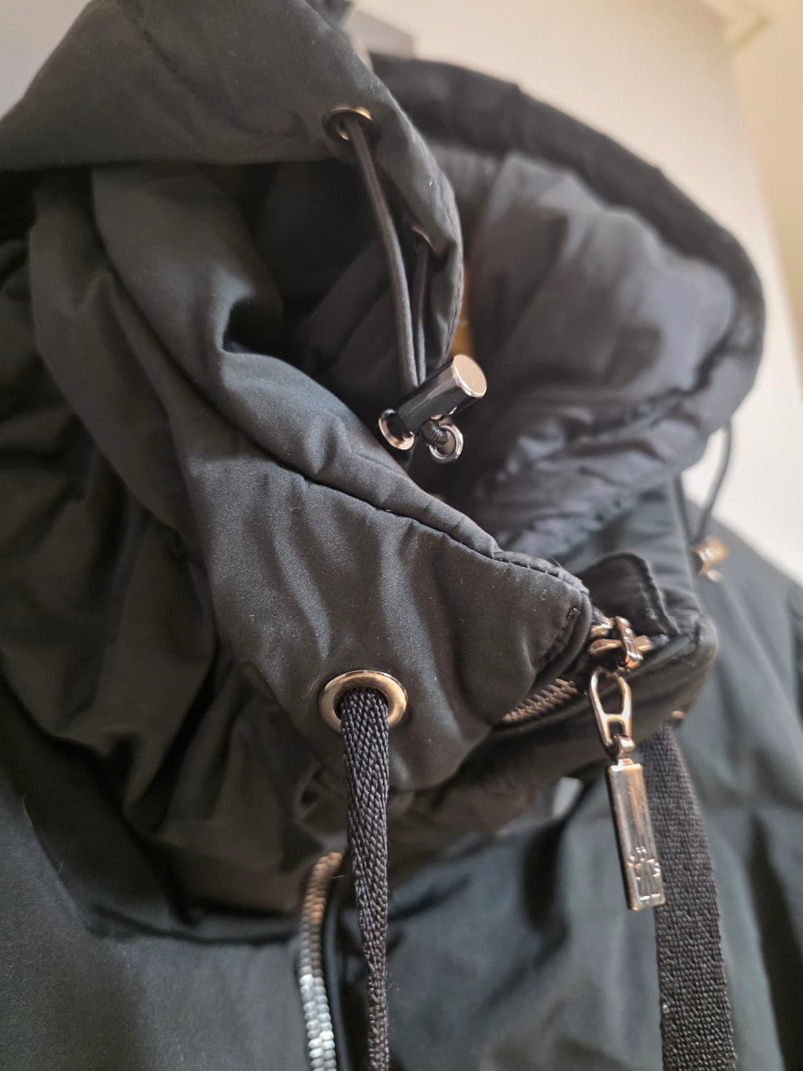 몽클레어 여성 롱패딩 사이즈1. M사이즈 44~55 상품이미지4