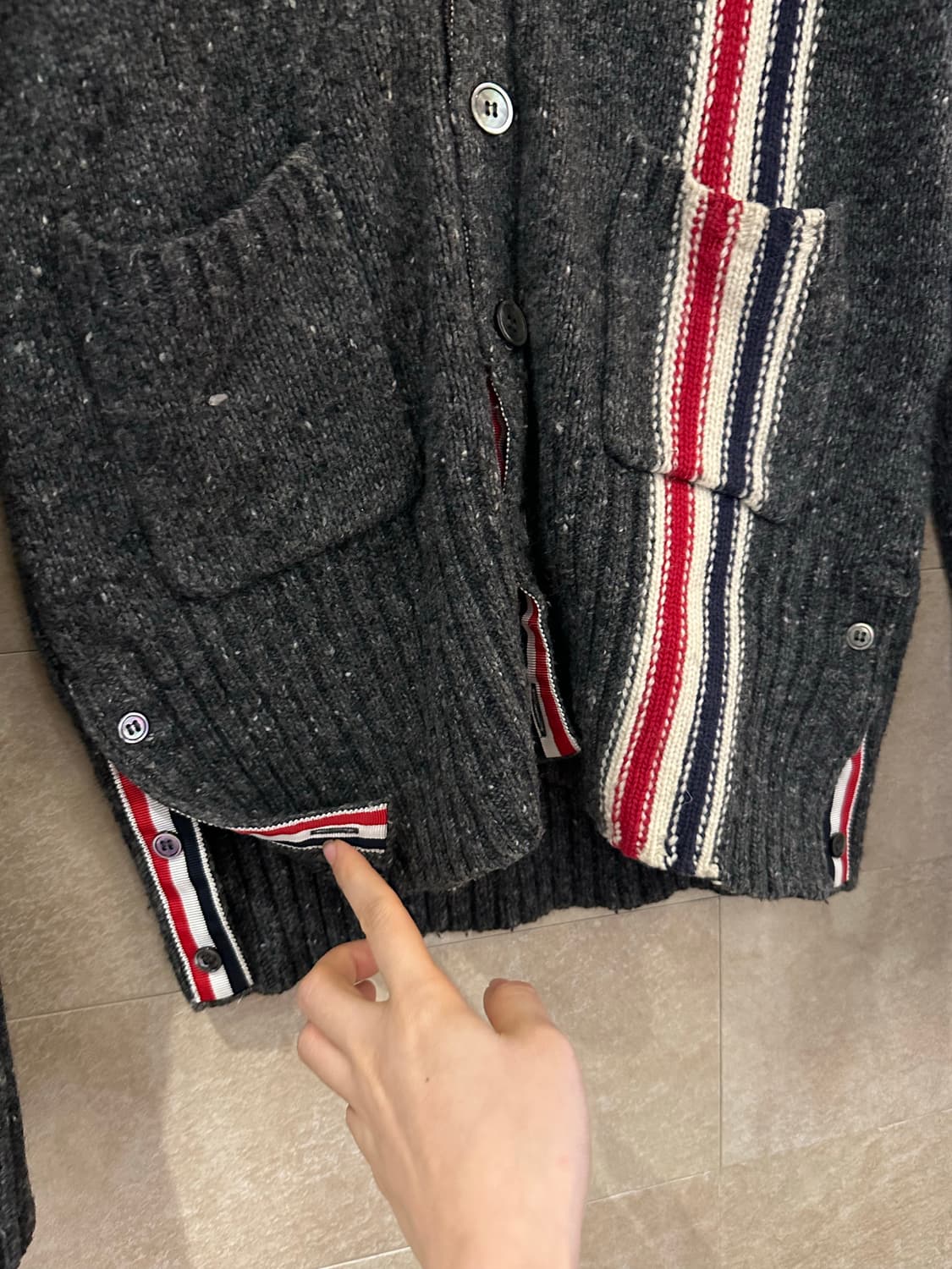 톰브라운 4-바 스트라이프 울 가디건 상품이미지3