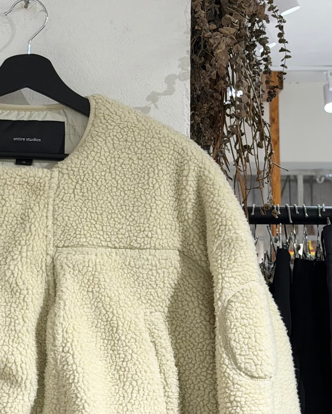 엔타이어 스튜디오 아이보리 듄 플러피 오버코트 상품이미지3