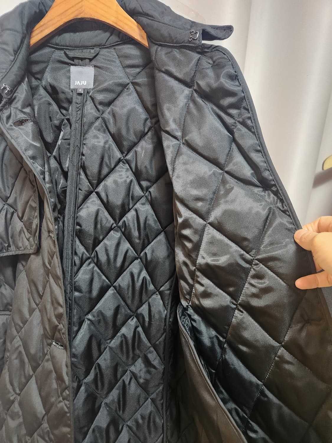 미착용급  자주 블랙 퀼팅 롱 코트 상품이미지7