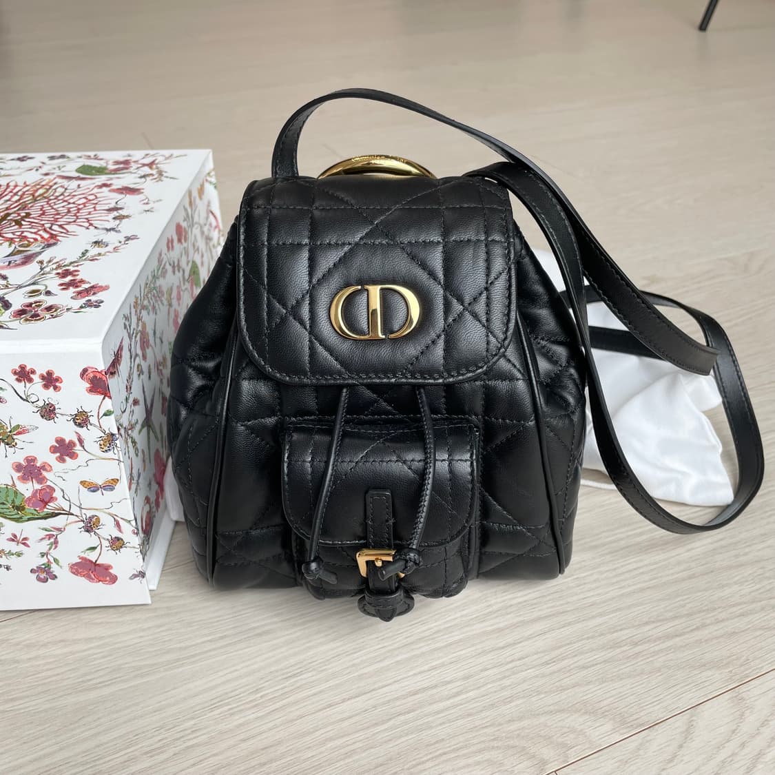 백화점 정품) 디올 카로 백팩 스몰 블랙 Dior Caro 카로백 상품이미지1