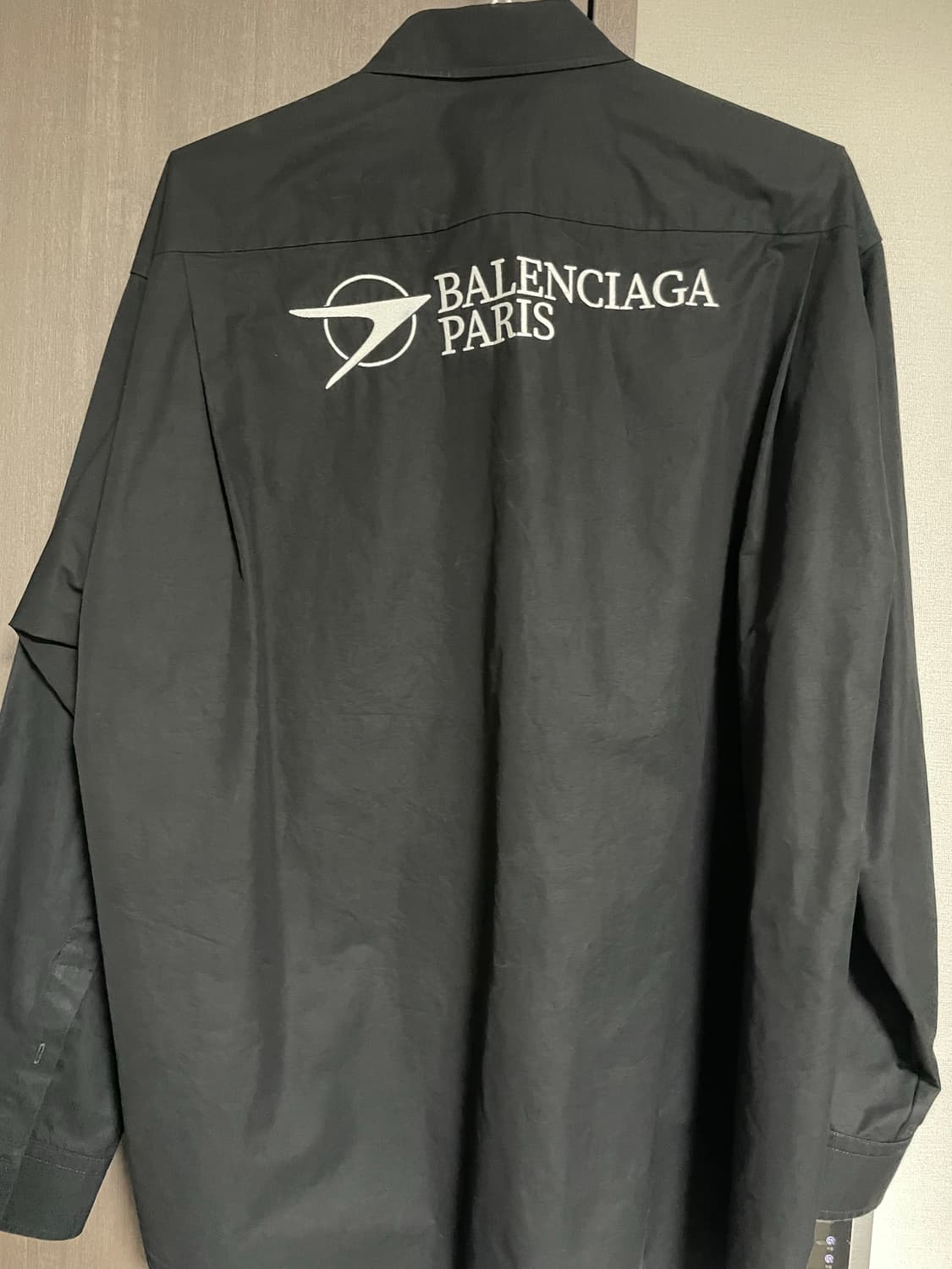 발렌시아가 남성 블랙셔츠 상품이미지3