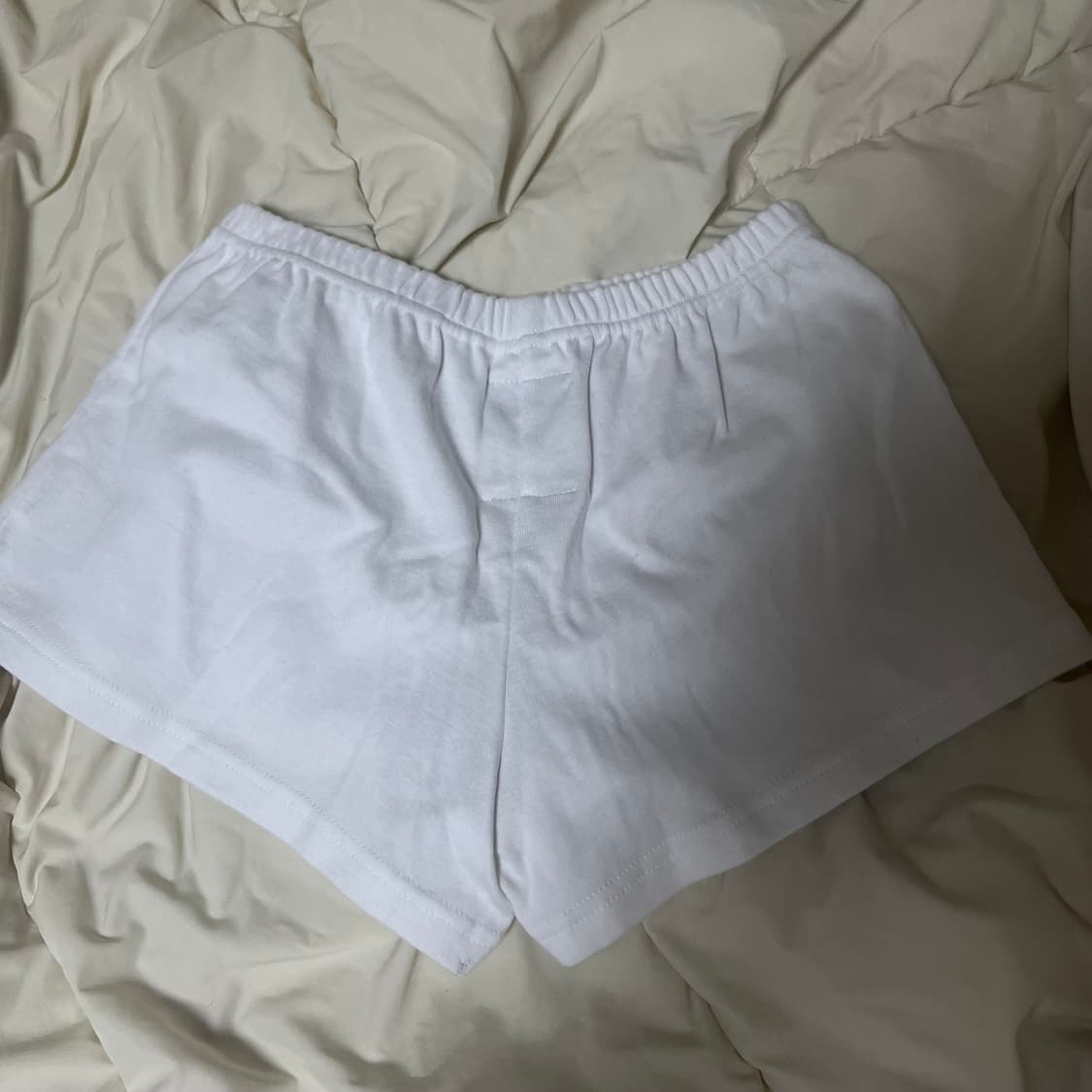 글로니 클래식 버튼 플라이 미니 쇼츠 (화이트) 상품이미지2
