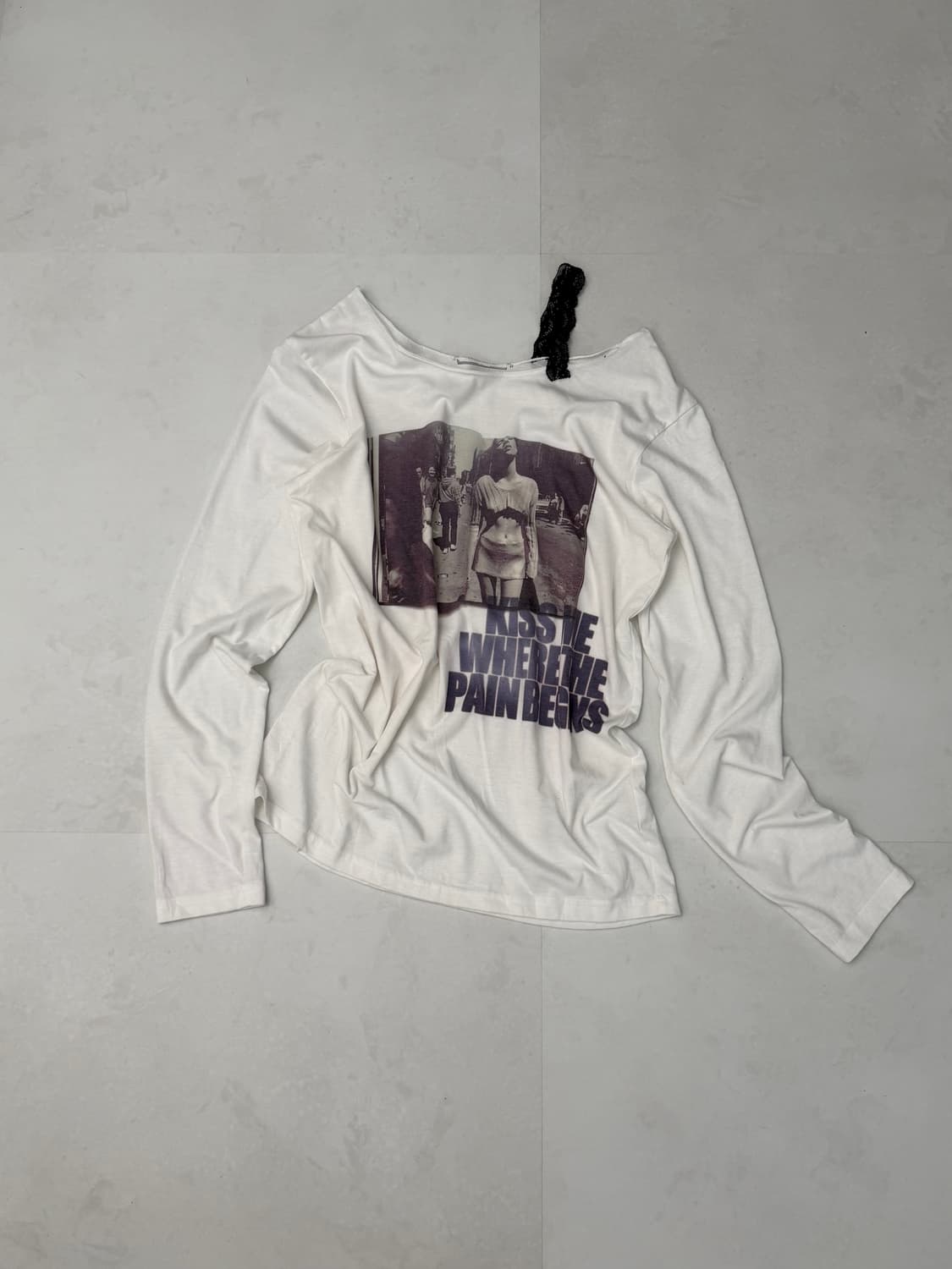 오프숄더 그래픽 프린팅  상품이미지3