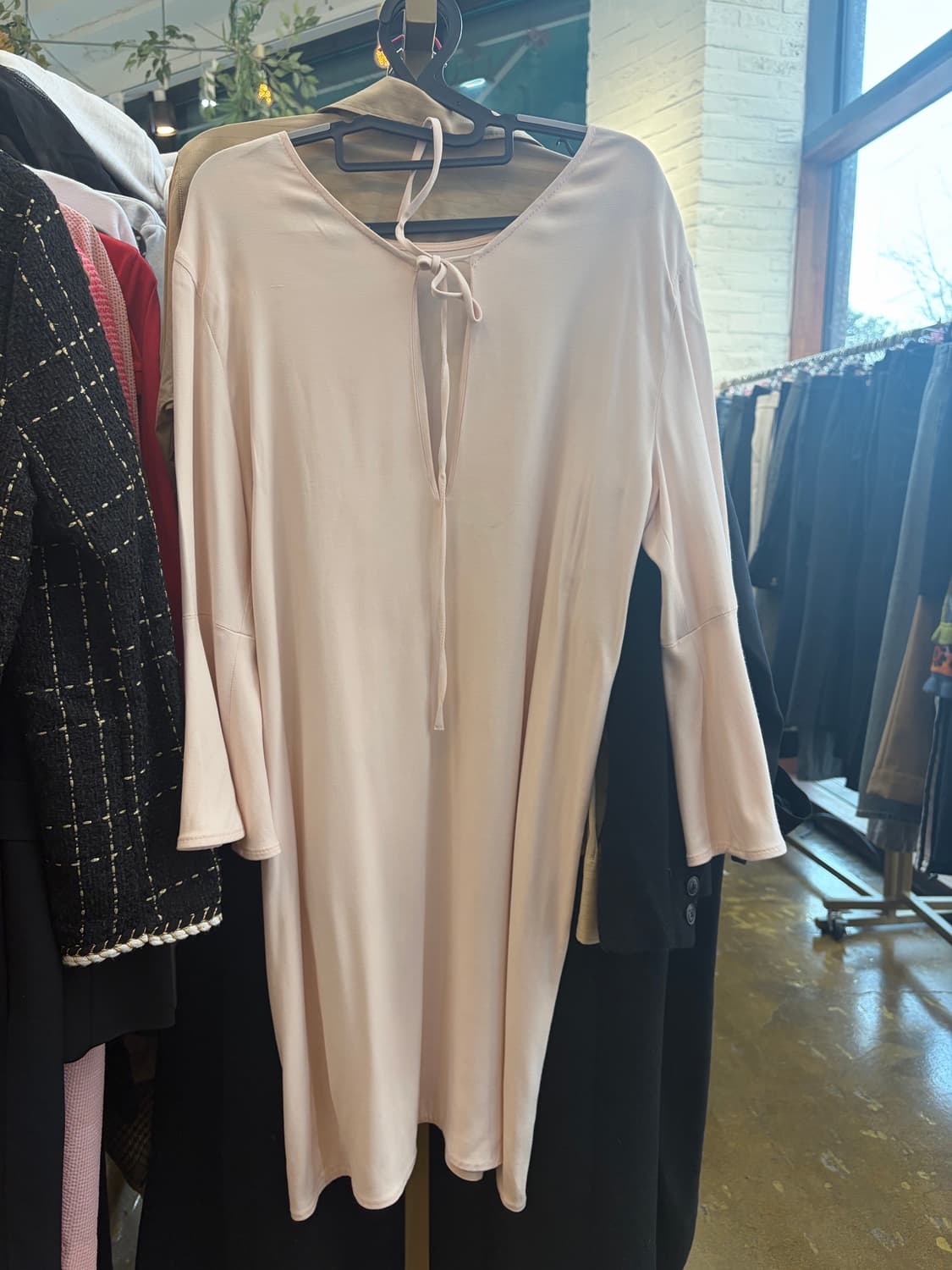 산드로 연핑크 미디 원피스 상품이미지6