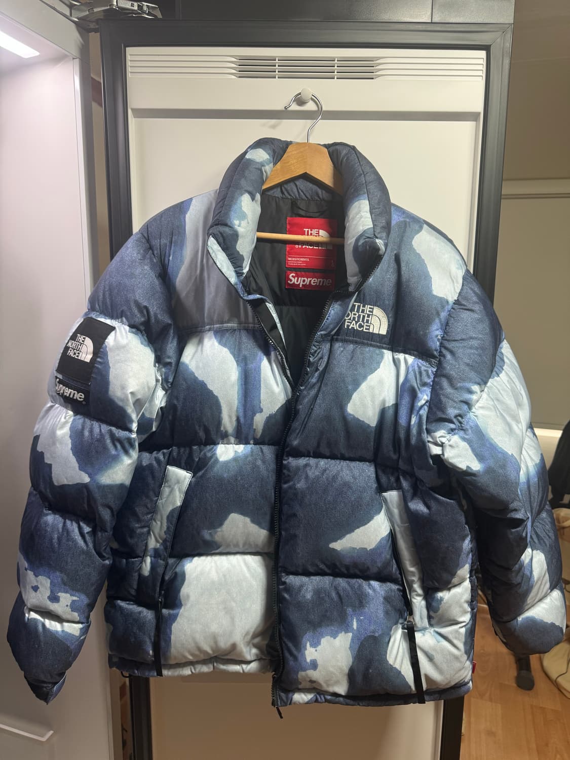 슈프림 X 노스페이스 블리치드 데님 눕시 패딩 상품이미지4