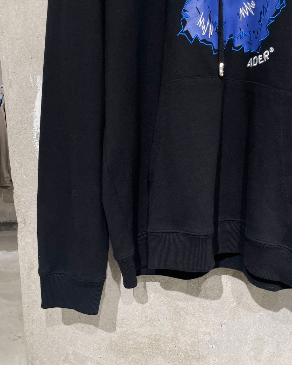 아더에러 20F/W 블랙 블러썸 후디 상품이미지4