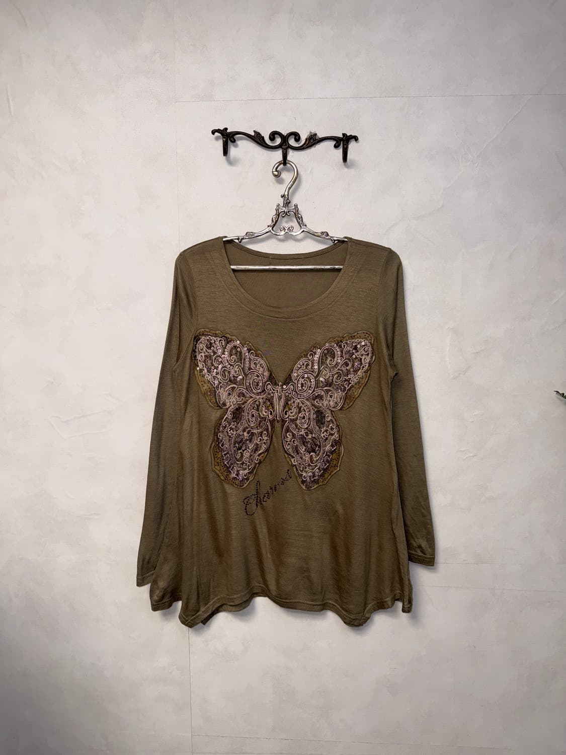 Khaki oriental butterfly unbalanced 긴팔티 상품이미지4
