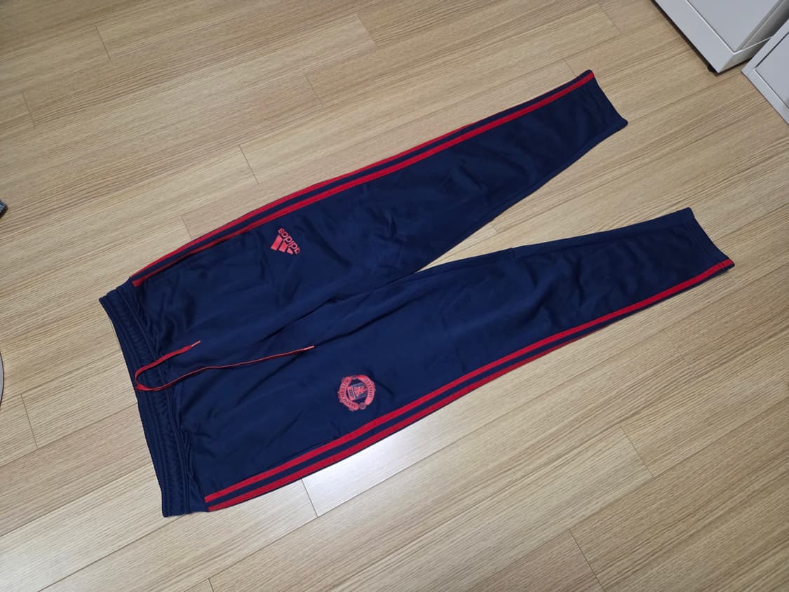 아디다스 맨체스터 유나이티드 트레이닝 팬츠 상품이미지1