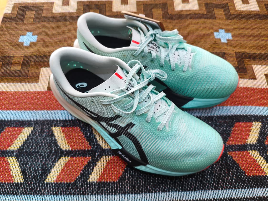 새제품)아식스 메타스피드 스카이 파리 235 판매합니다 상품이미지2