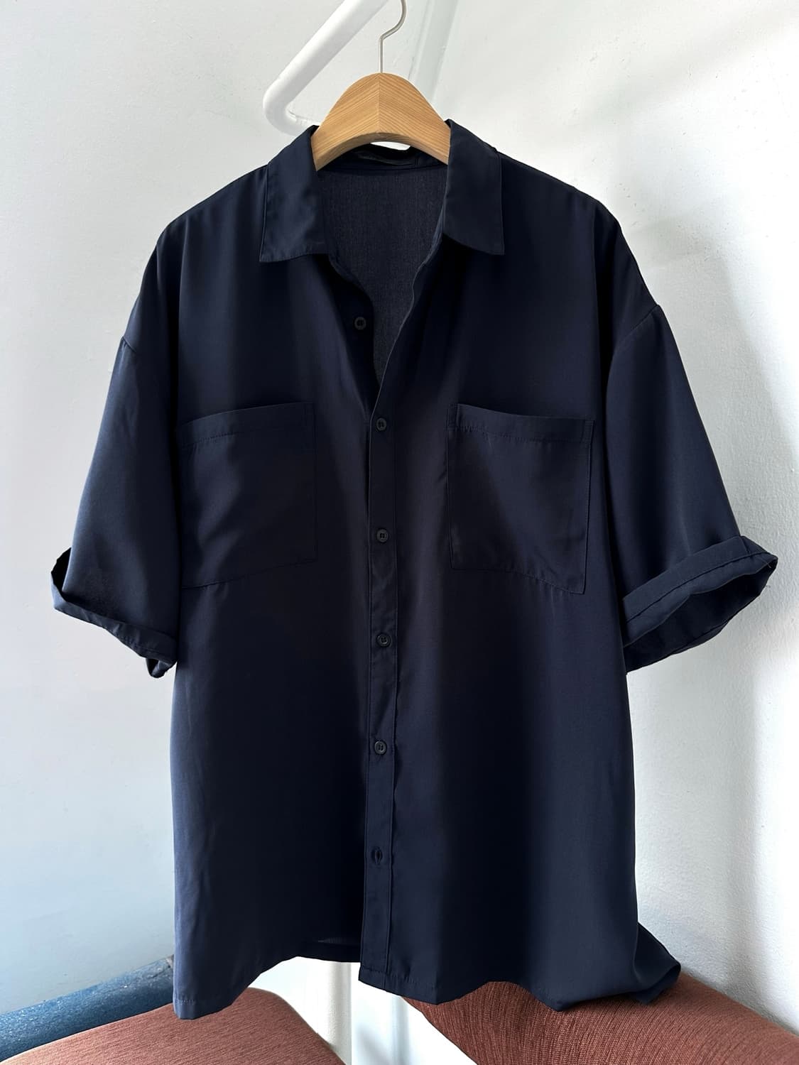 Sheer poly silky touch loose H/S shirt 상품이미지2