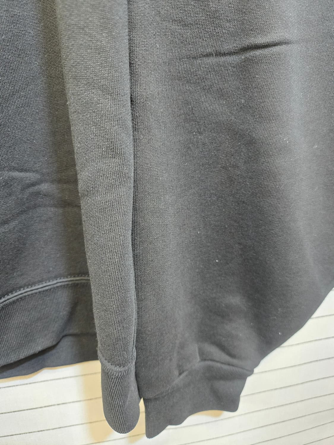 아크네스튜디오 핀트페이스 오버핏 맨투맨 상품이미지5