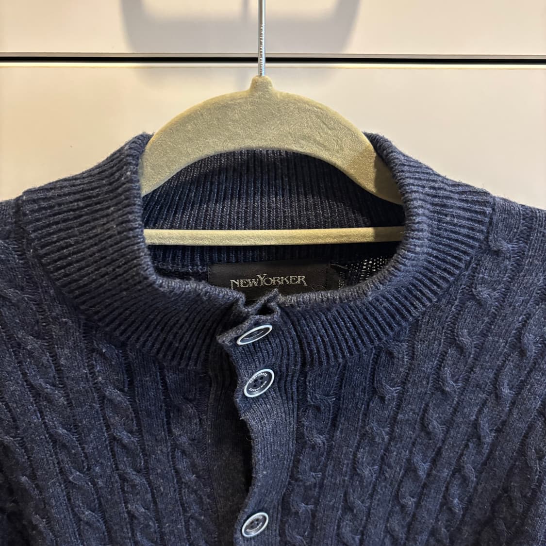 Newyoker 캐시미어 울 혼방 네이비 꽈배기 가디건 상품이미지3