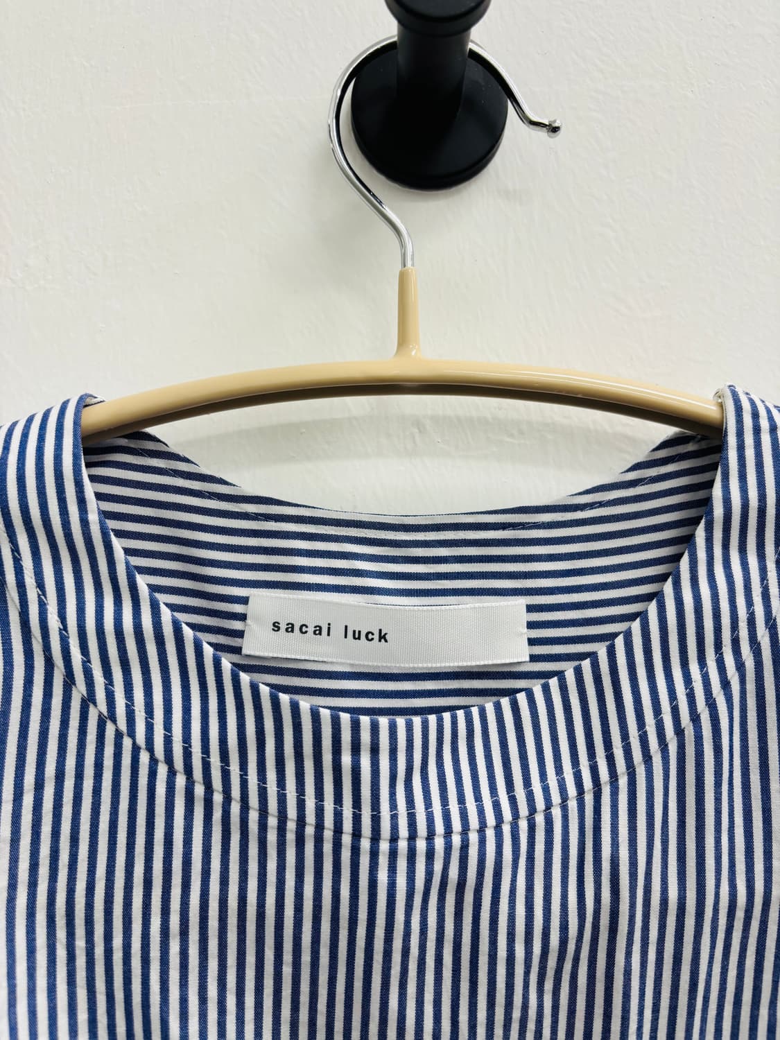 sacai luck 스트라이프 백 셔링 블라우스 상품이미지2