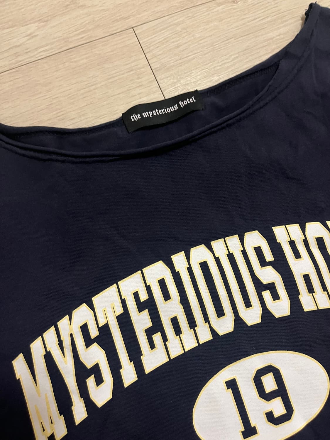 미스테리어스호텔 티셔츠 house box top 상품이미지3