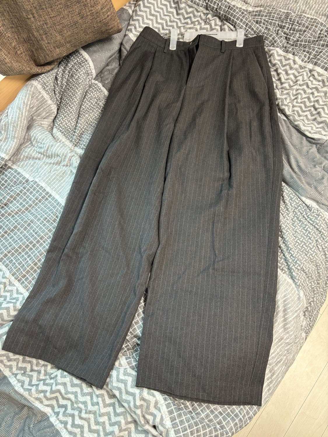 다이브인 스트라이프 트라우저 차콜 2사이즈 상품이미지2