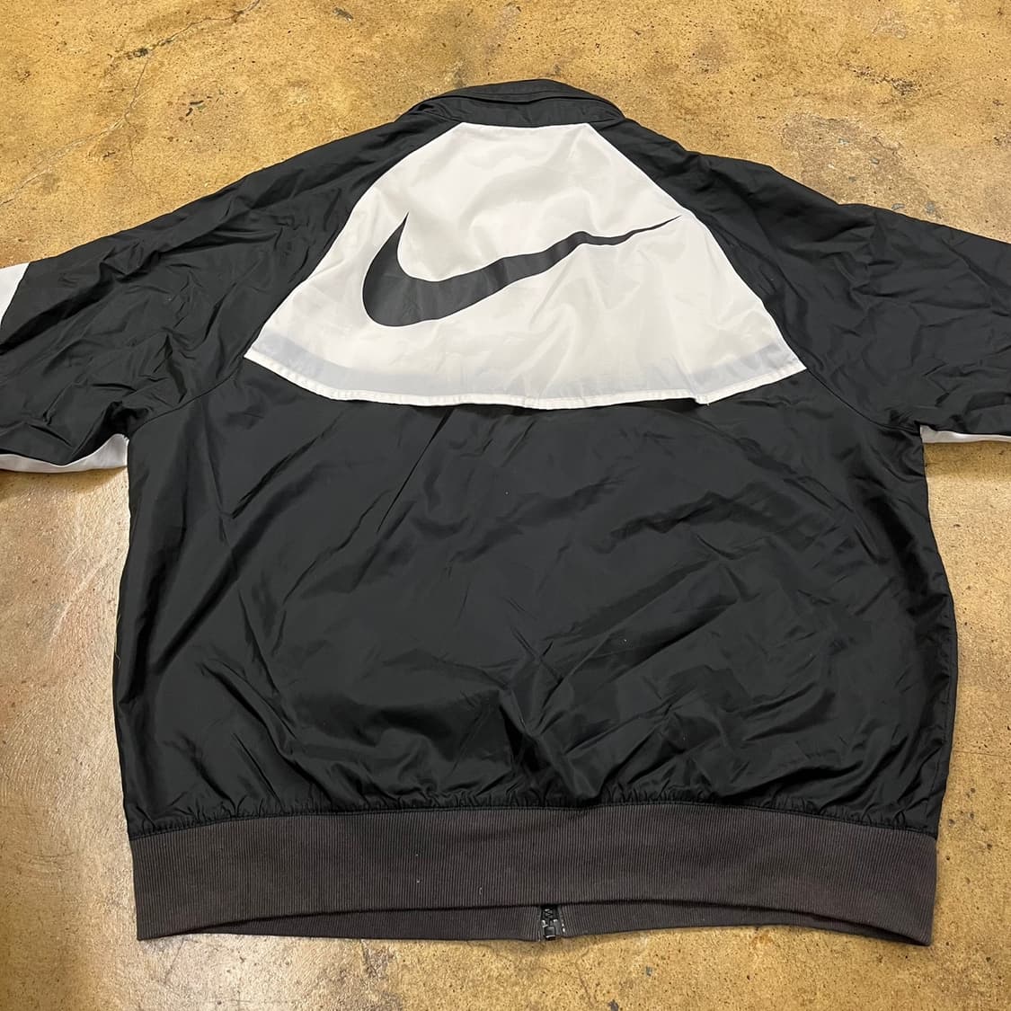 [정품/xl,105] 나이키 윈드러너 바람막이 블랙화이트 b16 상품이미지4