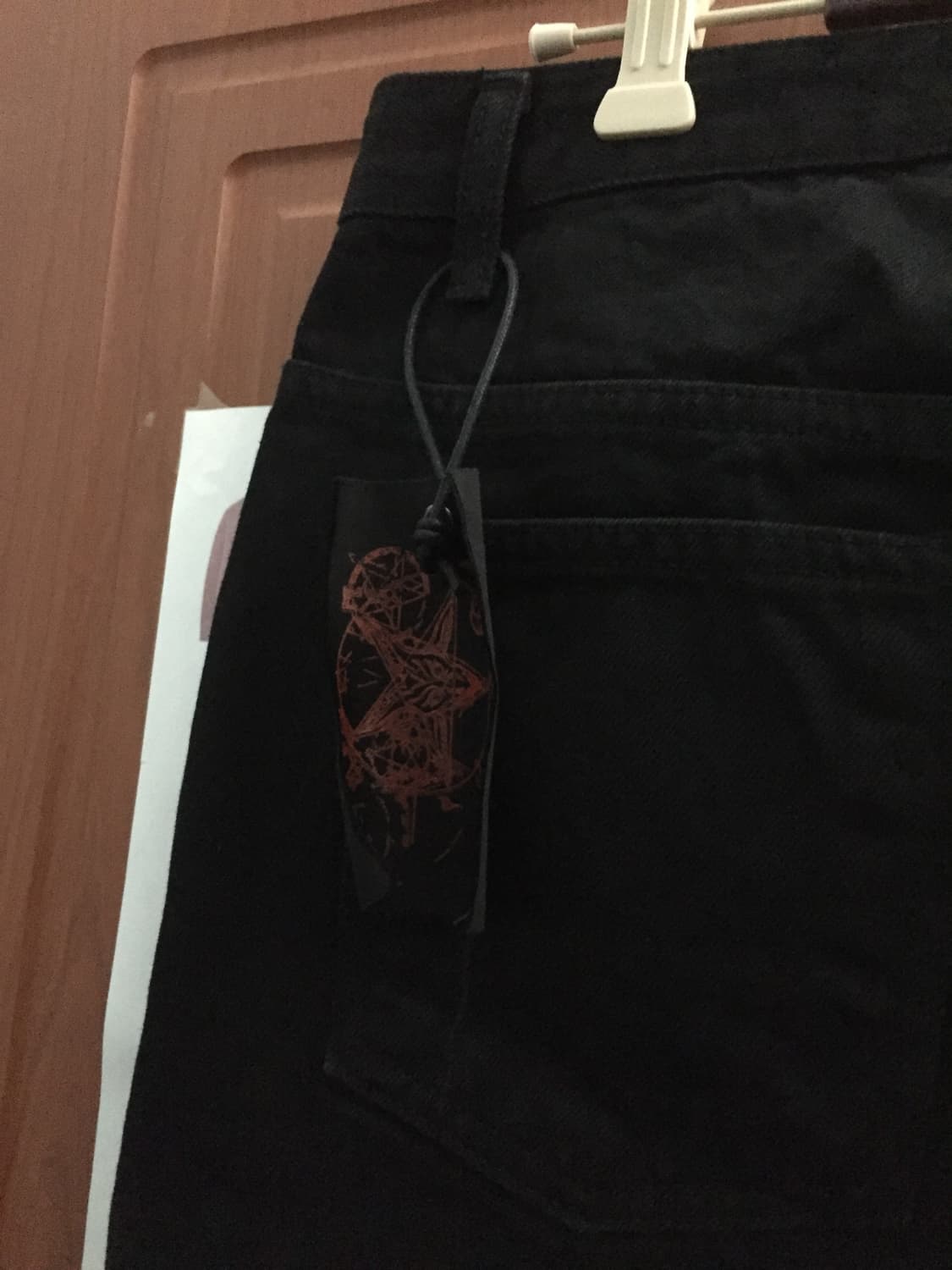 에모스탠스클럽 레더 패치 플레어 진 v2 상품이미지4