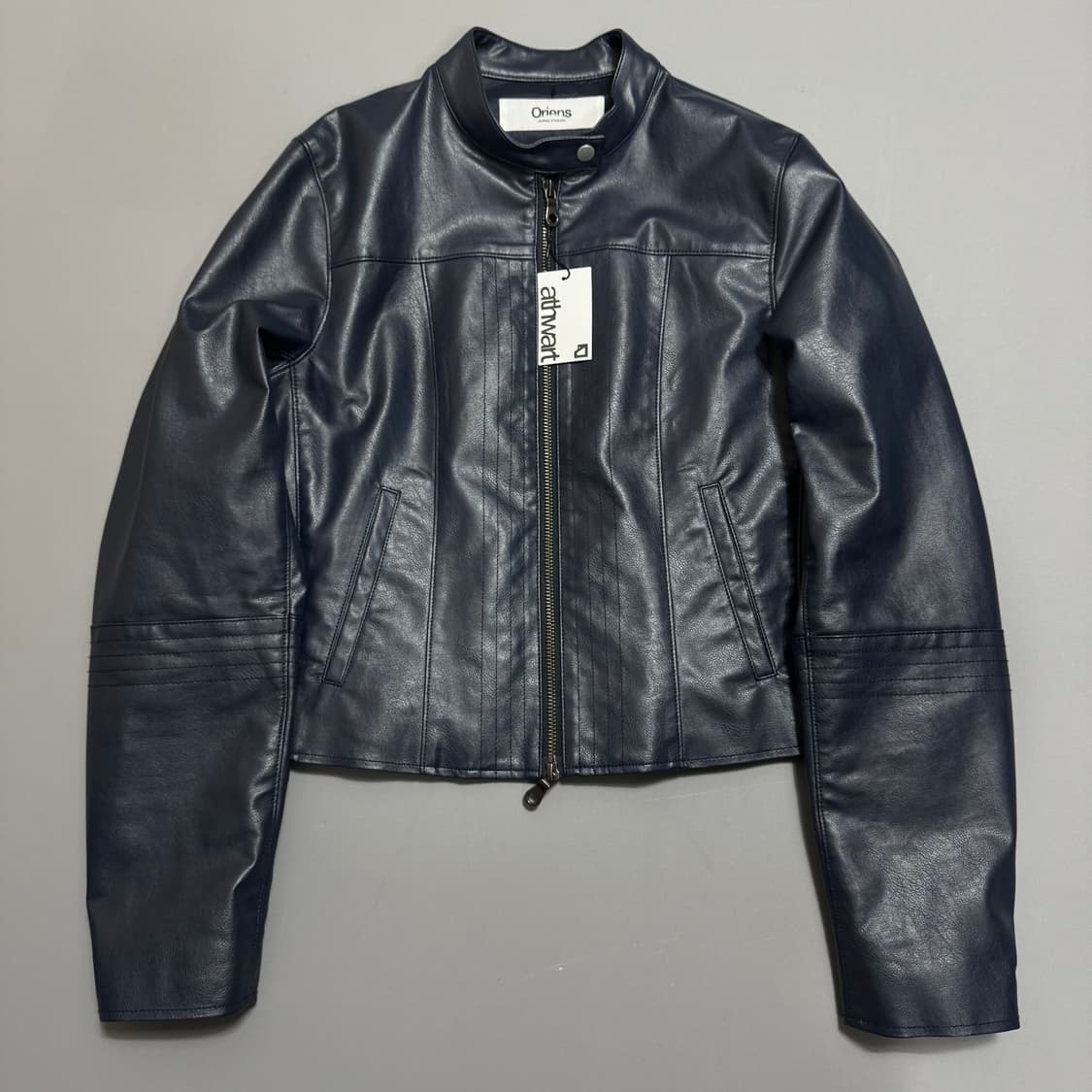Oriens by 저널스탠다드 다크블루컬러 비건 레더 쇼트 라이더스 자켓 상품이미지7