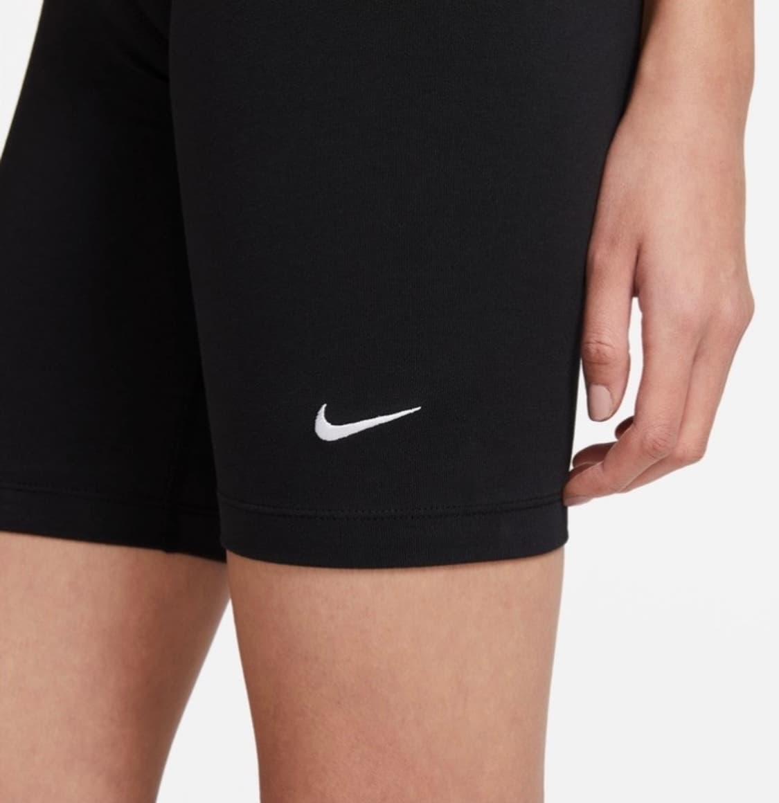 (W) 나이키 에센셜 미드 라이즈 바이크 쇼츠 블랙 상품이미지3
