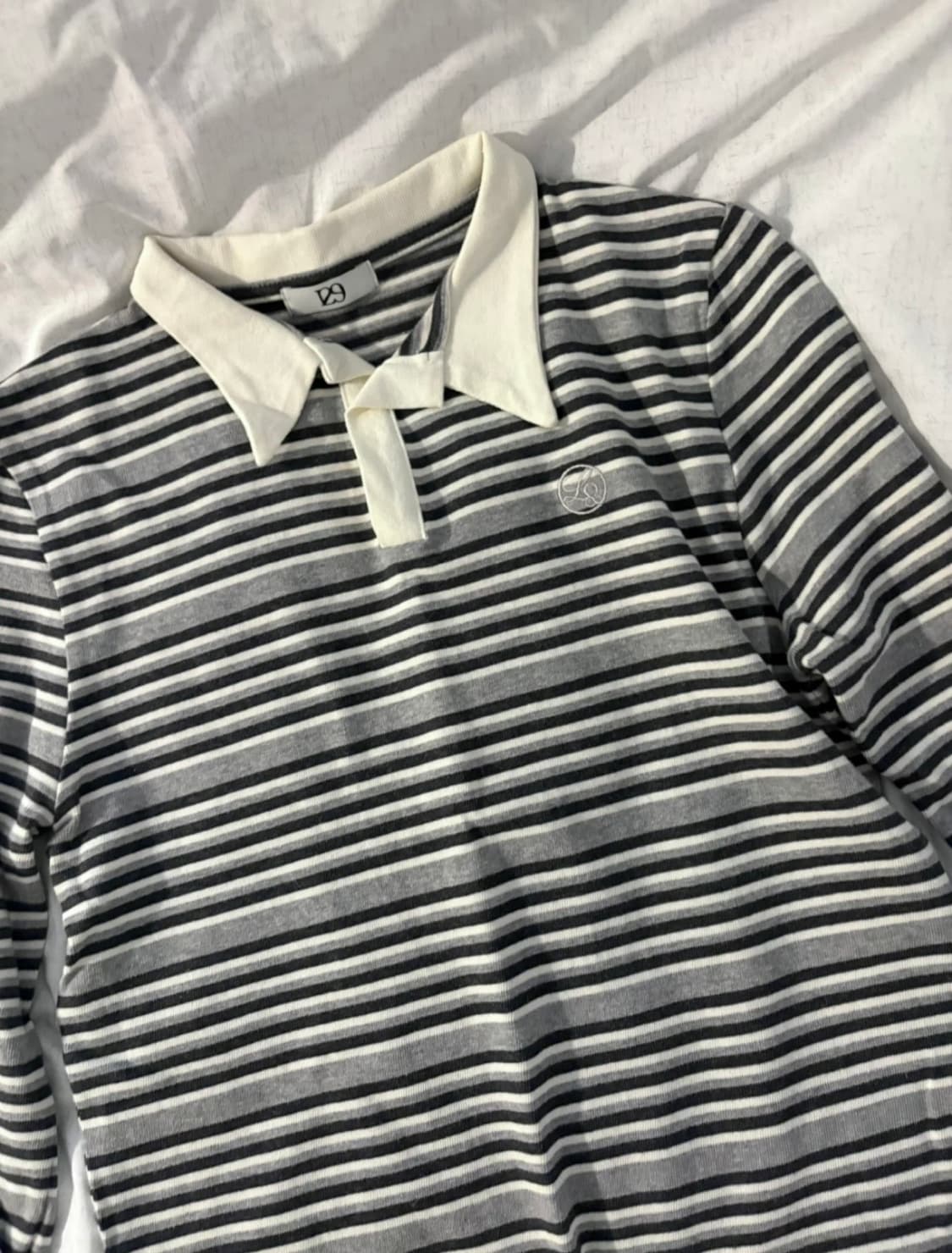 일리고 헨리넥 스트라이프 티 (차콜 그레이) 상품이미지3