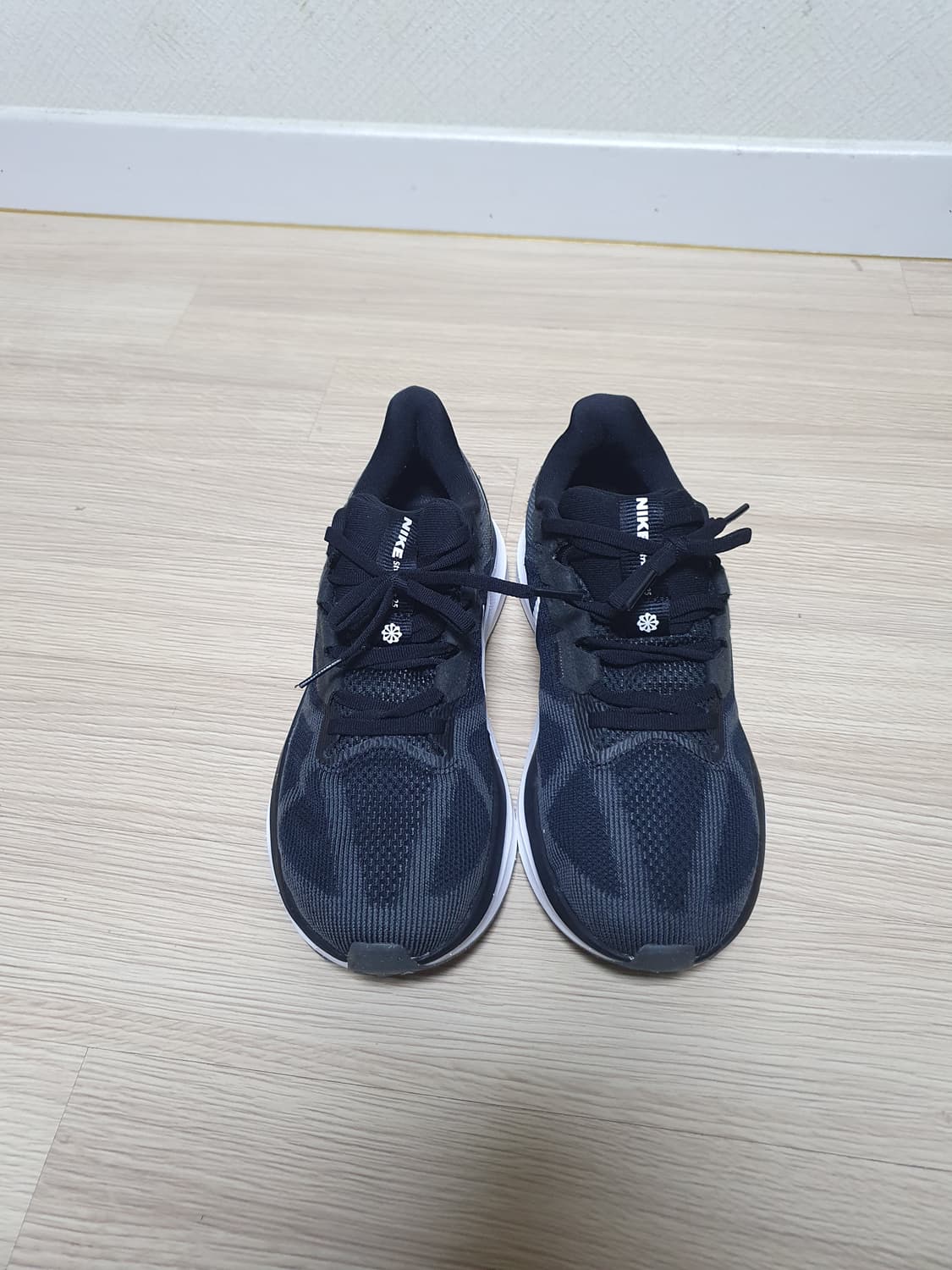 나이키 스트럭처 25 운동화 255 상품이미지3