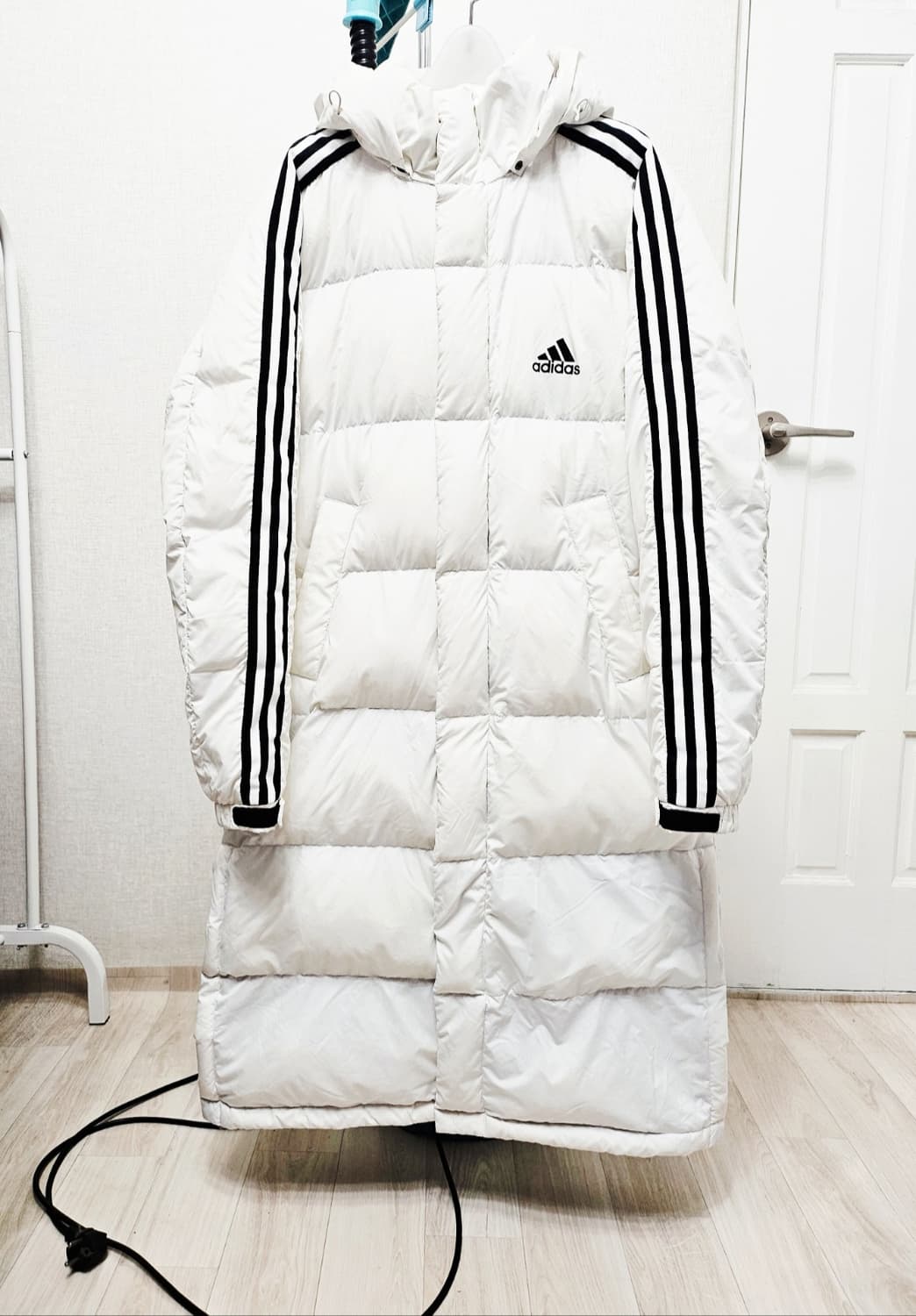 (105~110)2XL ☆우주매물☆ 아디다스 3st [흰검] 덕다운롱패딩 상품이미지1