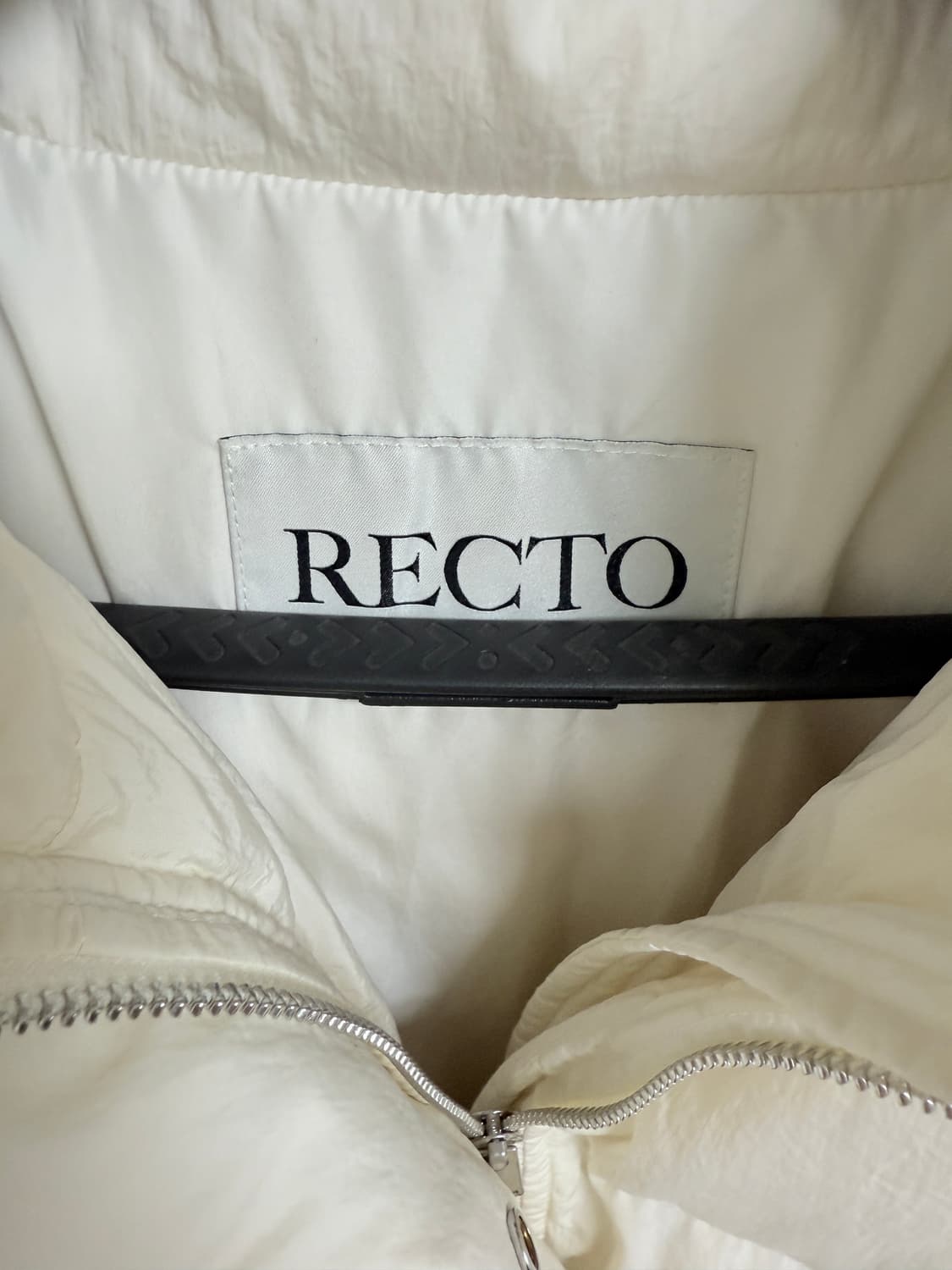 렉토 RECTO 샤이닝 퀼티드 구스다운점퍼 크림 상품이미지3