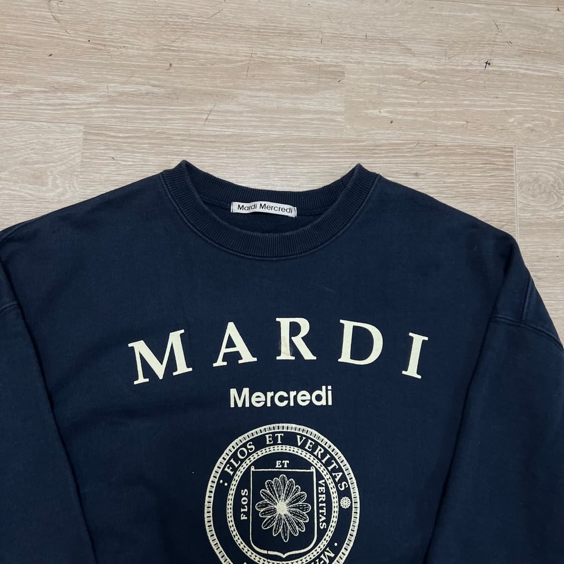 마르디 메크르디 여성 오버사이즈 빅프린팅 맨투맨 [네이비] FREE 상품이미지2