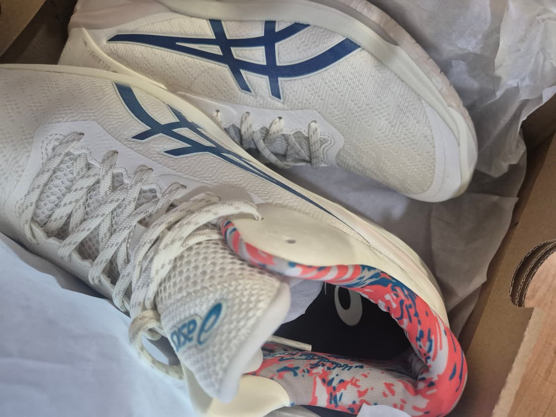 아식스 젤버스트 28 미사용신품 290사이즈 상품이미지2