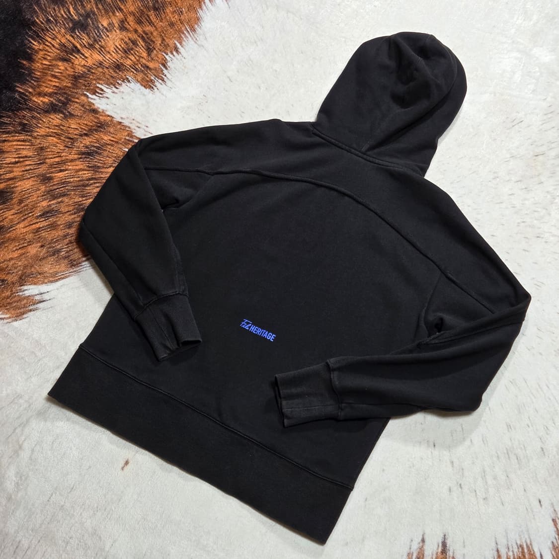 필라 블루 프린팅 블랙 후드티 상품이미지4