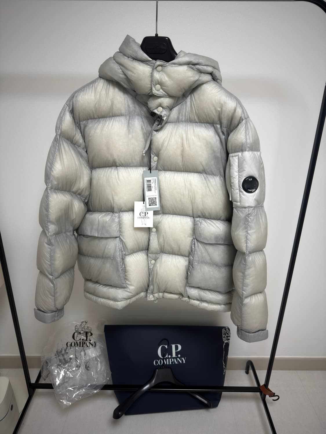 [백화점판, 새상품] CP컴퍼니 DD쉘 디디쉘 코리아익스클루시브 패딩 L 상품이미지1