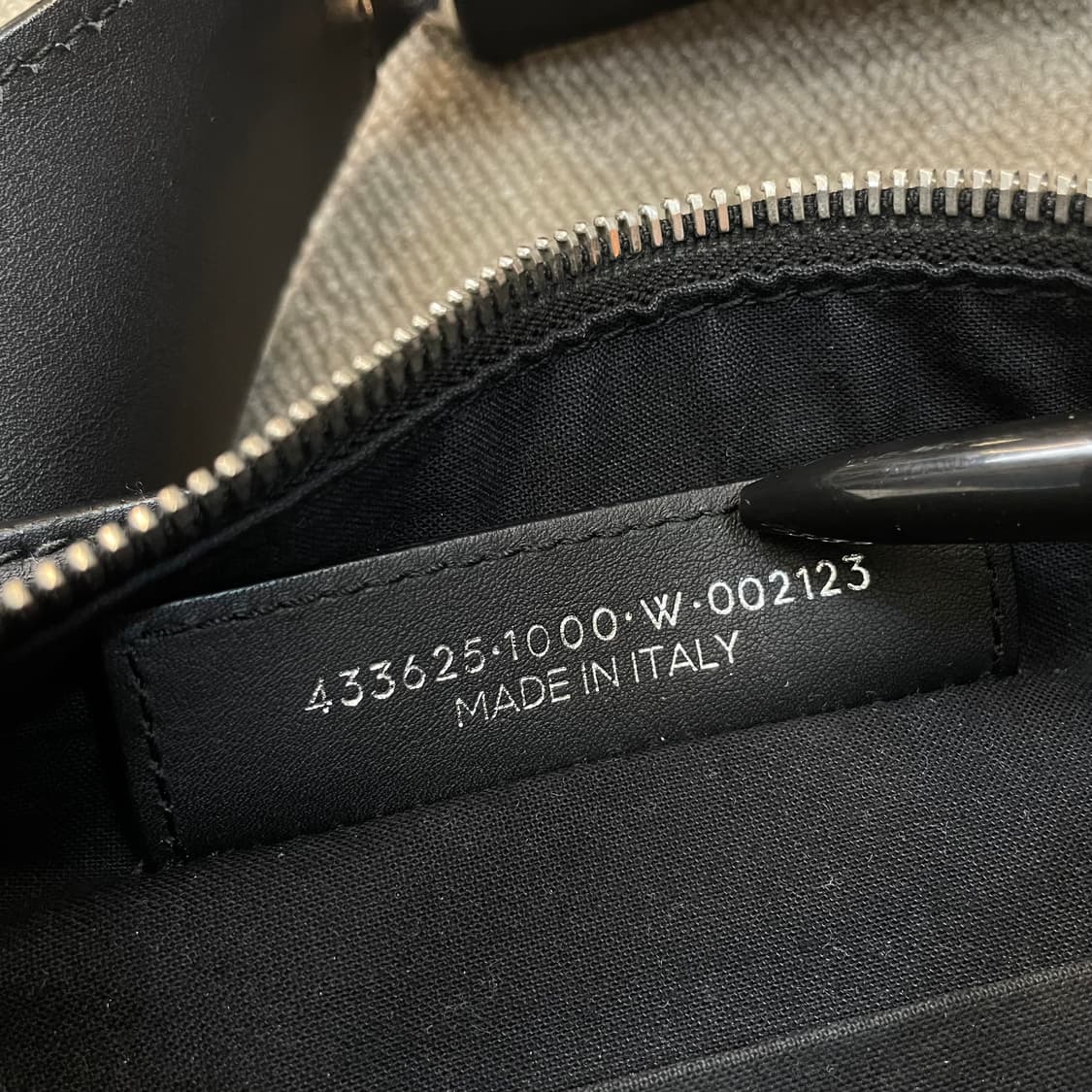 BALENCIAGA 발렌시아가 레더 벨트 바디백  상품이미지6