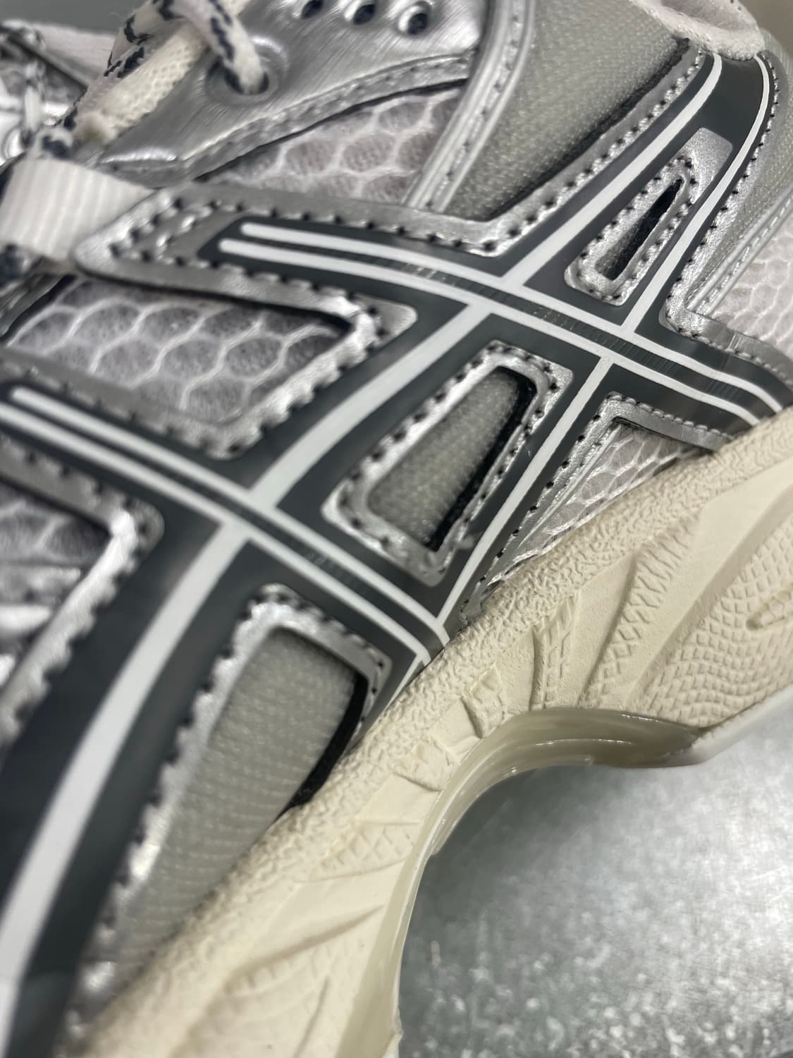 아식스 젤 님버스 10.1 화이트 글레이셔 그레이 240 상품이미지7