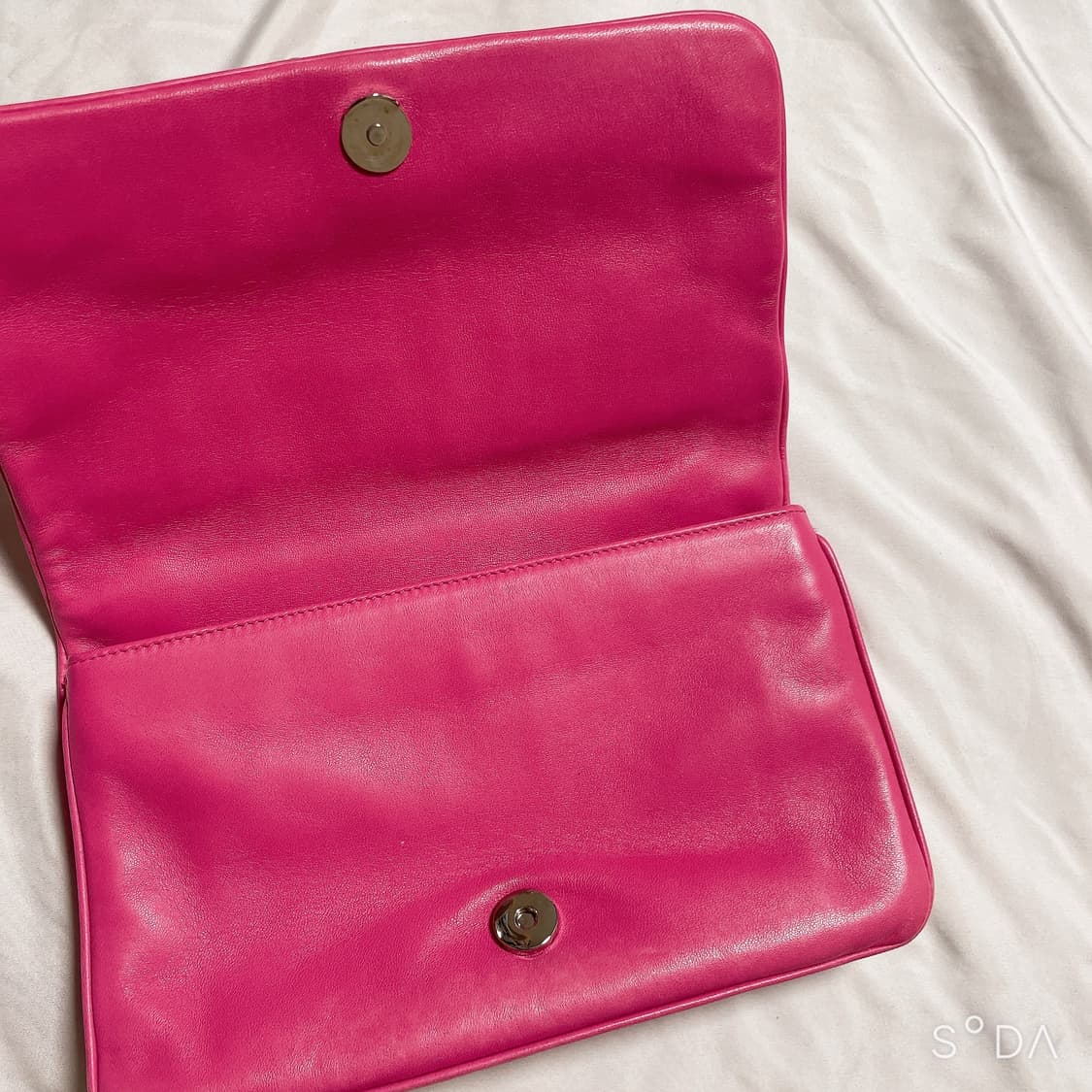 프라다 핑크 셔링 체인 숄더백 상품이미지5