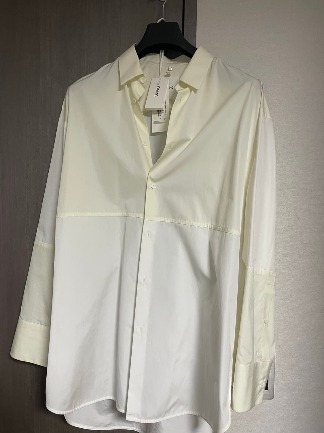 OAMC 남성 투톤 배색 오버핏 셔츠 화이트 상품이미지1