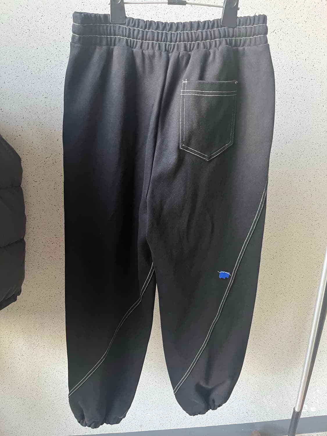 아더에러 콘트라스트 스티치 트랙팬츠 a1 상품이미지2