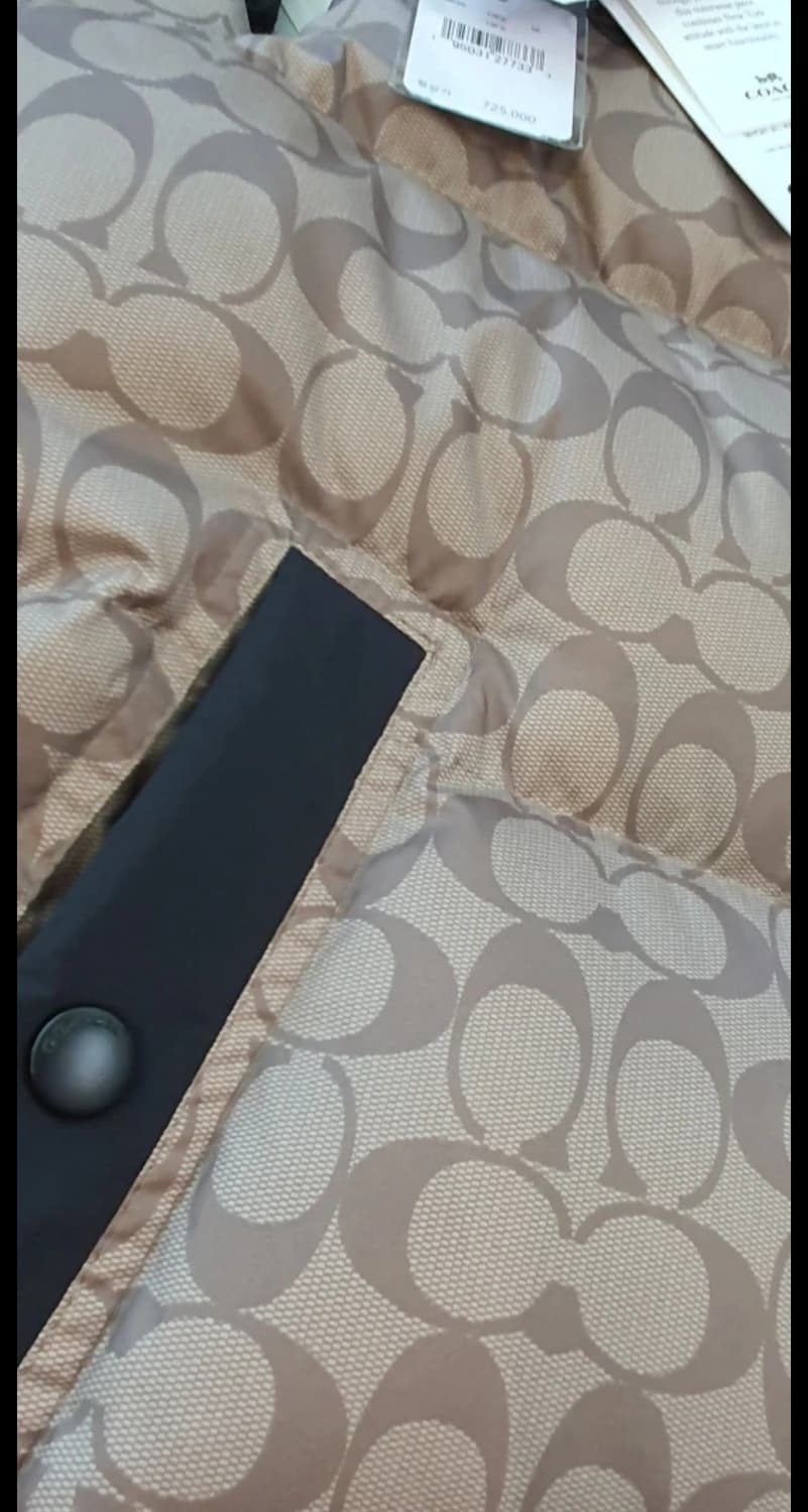 코치 남녀공용 시그니쳐 다운 패딩 베스트 XL 105-110 상품이미지4