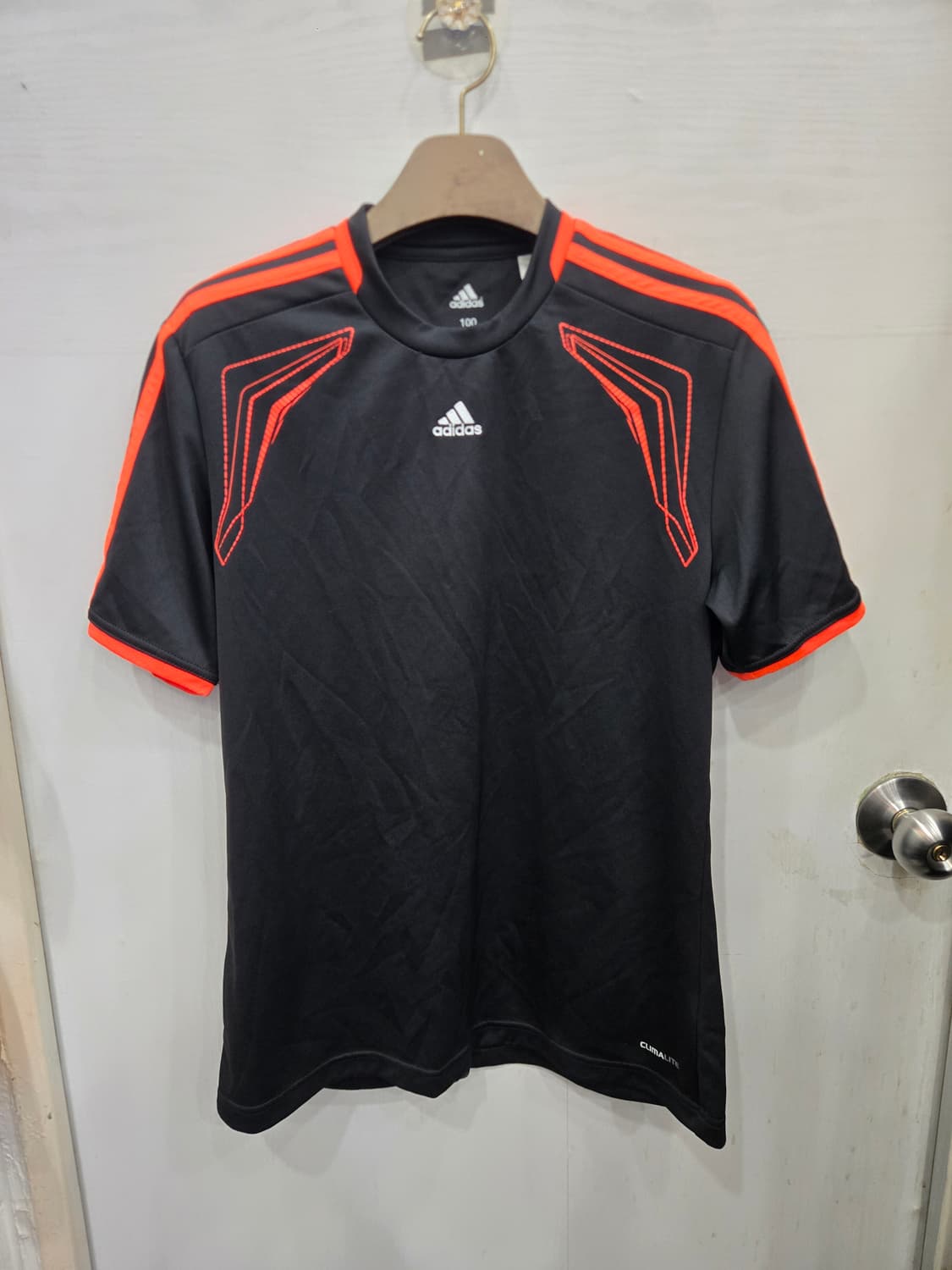 100,L) adidas 아디다스 반팔티셔츠! 디자인 깔끔하고 예쁜디자인 상품이미지2