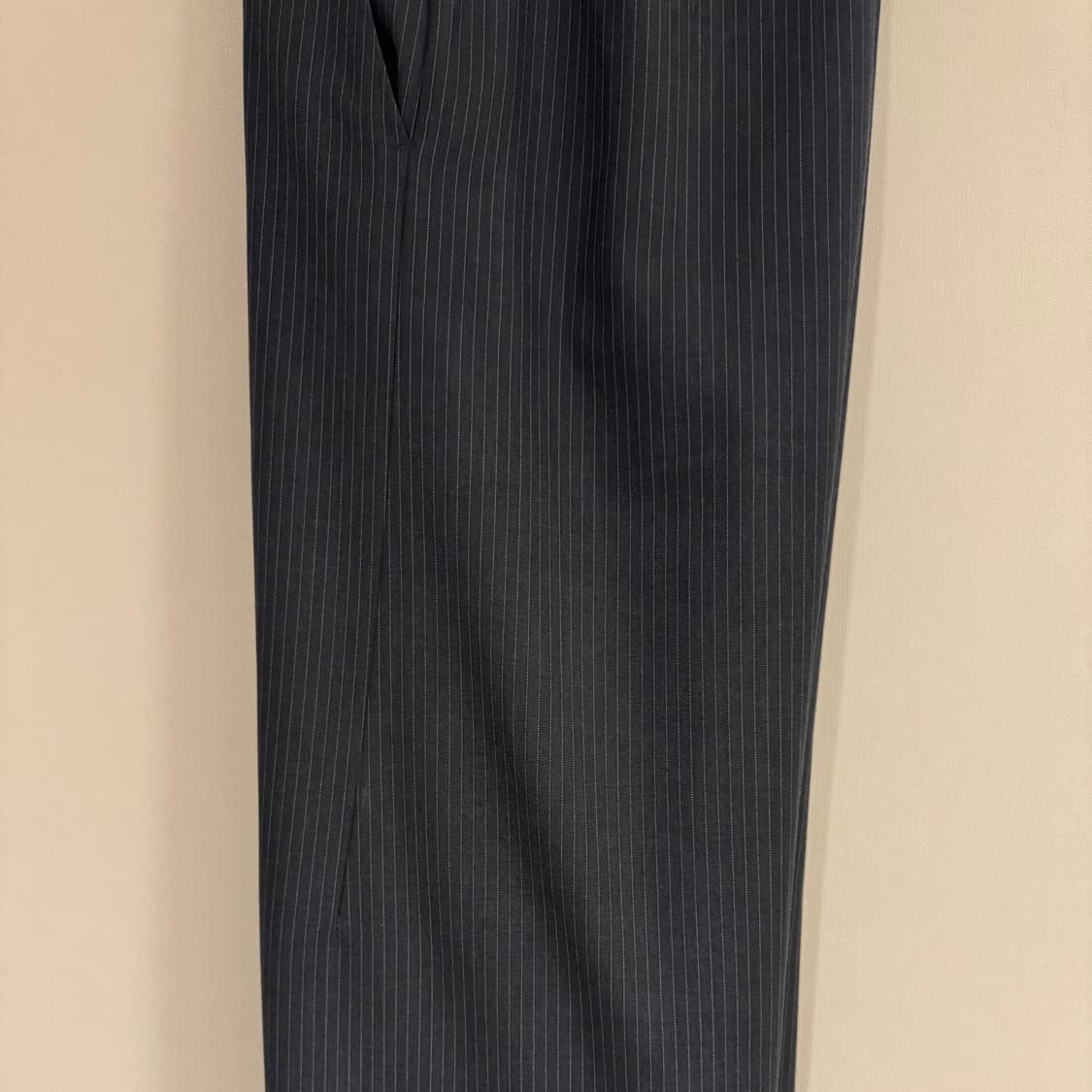 머듈 그레이 스트라이프 슬렉스 1 상품이미지2