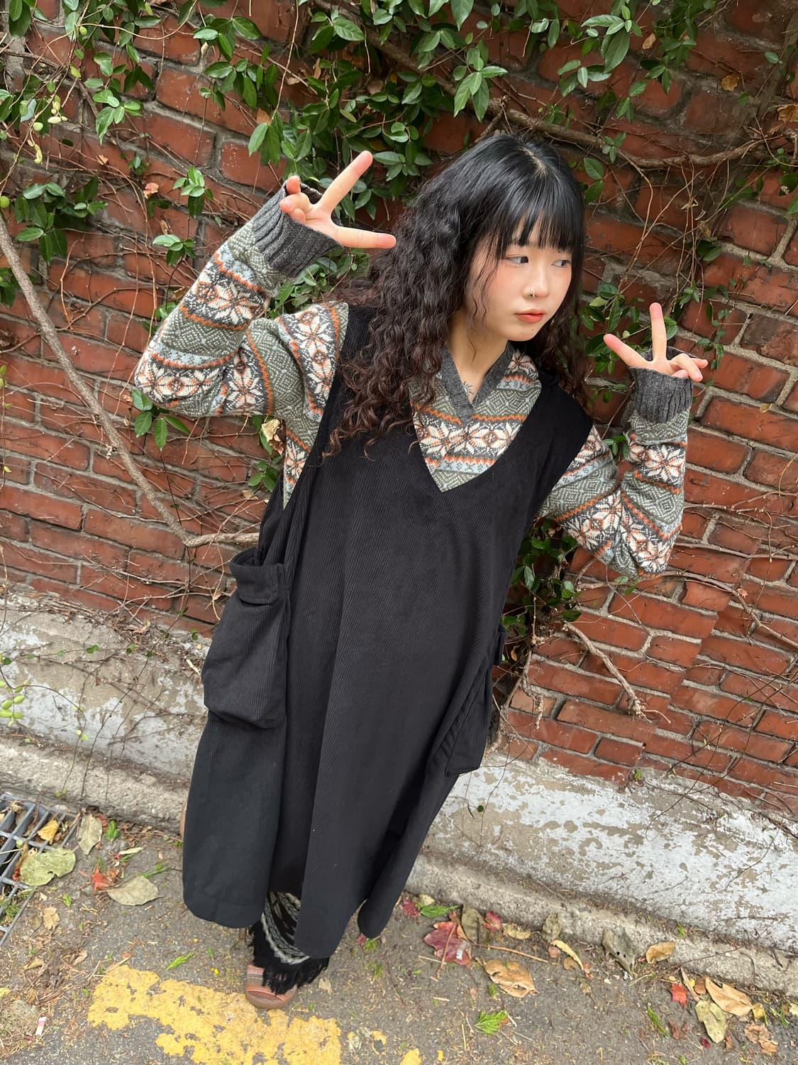 데일리무드 블랙 코듀로이 후드 원피스 상품이미지5