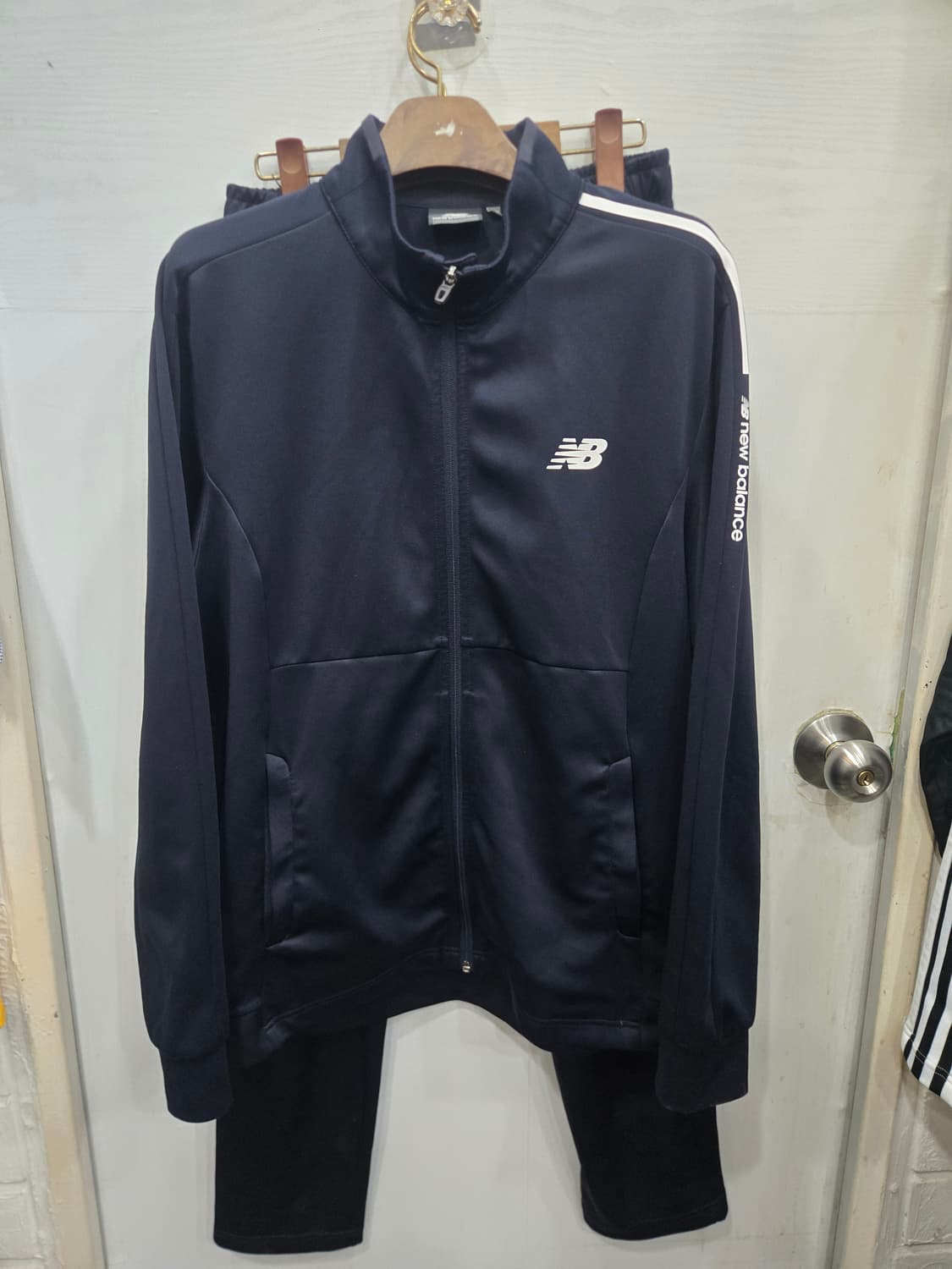 L,100 )) New balance 뉴발란스 트레이닝복 세트! 깔끔해용 상품이미지1