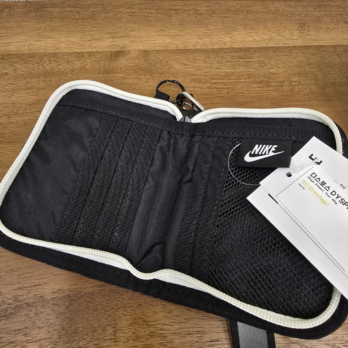 나이키 카드지갑 넥 월렛 지퍼형 트래블 지갑 블랙 (스트랩 포함) 상품이미지4