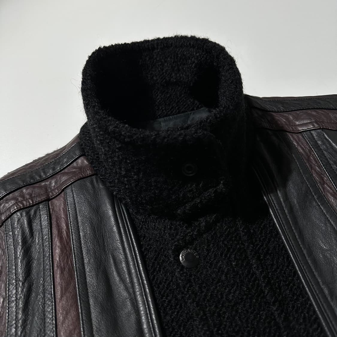 랑카스터 울 카우레더 배색 봄버 자켓 상품이미지5